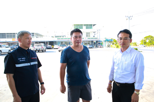 ผู้ว่าราชการจังหวัดชัยนาท นำทีมลงพื้นที่ตรวจปั๊มน้ำมัน ขอความร่วมมือประชาชนให้แบ่งปันน้ำมันให้คนอื่น ไม่ควรที่จะซื้อเพื่อไปกักตุน