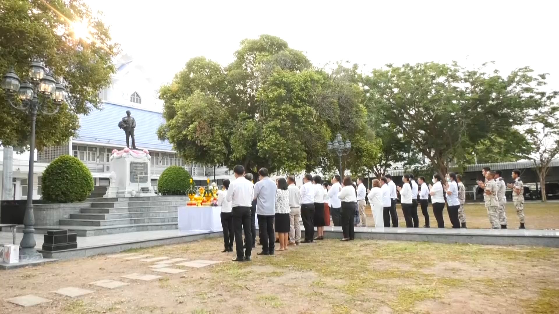 ผู้ว่าราชการจังหวัดชัยนาท นำส่วนข้าราชการ ทำพิธีบวงสรวงพระบรมราชานุสาวรีย์ รัชกาลที่ 5 เพื่อบูรณะปรับปรุงซ่อมแซม และปรับภูมิทัศน์โดยรอบ ให้มีความเรียบร้อยสง่างาม และสมพระเกียรติยศ  