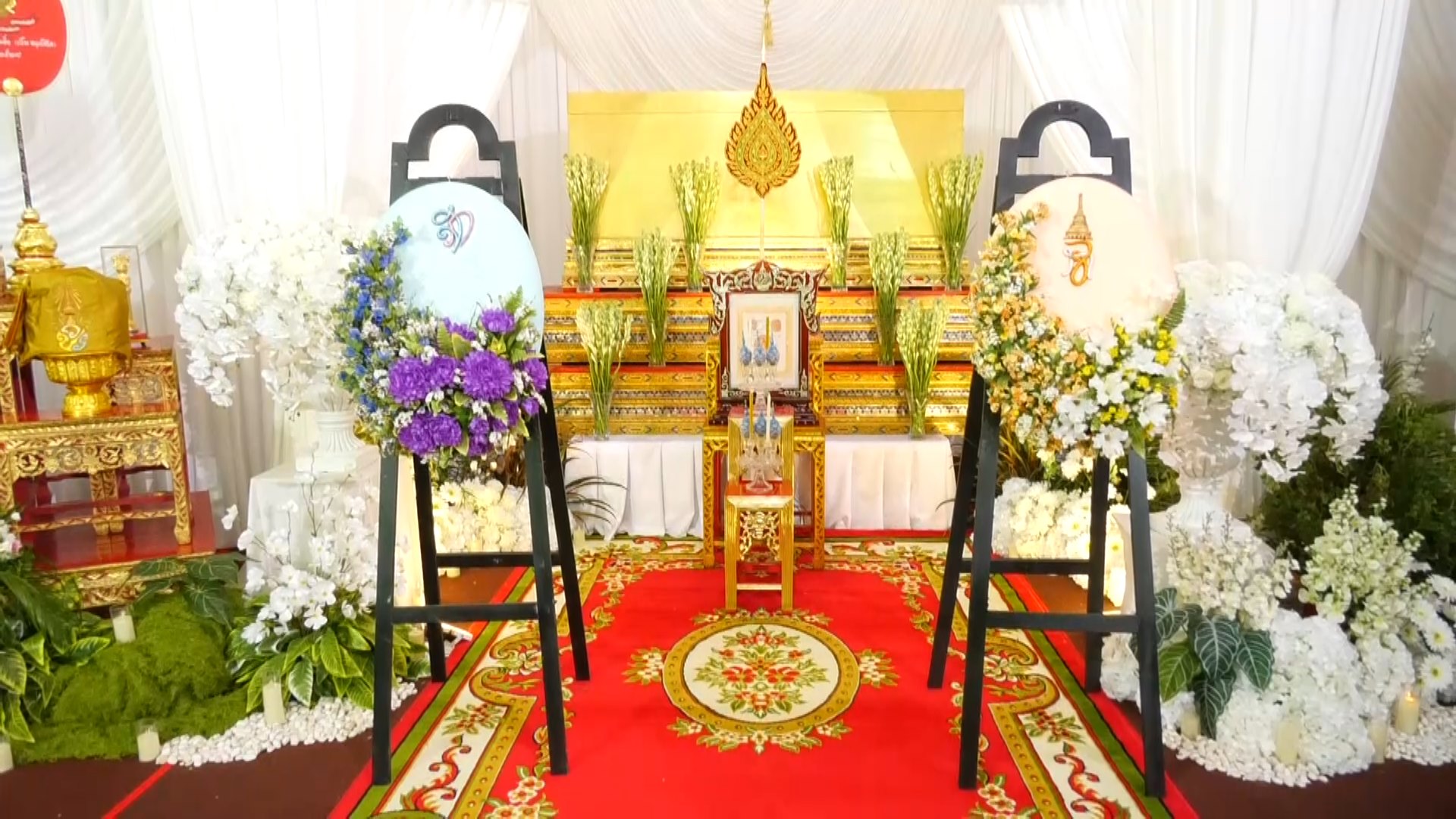 สมเด็จพระเจ้าน้องนางเธอ เจ้าฟ้า จุฬาภรณวลัยลักษณ์ อัครราชกุมารี กรมพระศรีสวางควัฒน วรขัตติย  ราชนารี และพระเจ้าวรวงศ์เธอ พระองค์เจ้าสิริภาจุฑาภรณ์ ทรงพระกรุณาโปรดให้ ผู้ว่าราชการจังหวัดชัยนาท เป็นผู้แทนพระองค์เชิญพวงมาลาพระราชทาน ไปวางหน้าหีบศพพระชัยนาทมุนี (เบิ้ม จนฺทสีโล) ที่ปรึกษาเจ้าคณะจังหวัดชัยนาท เจ้าอาวาสวัดสระไม้แดง  