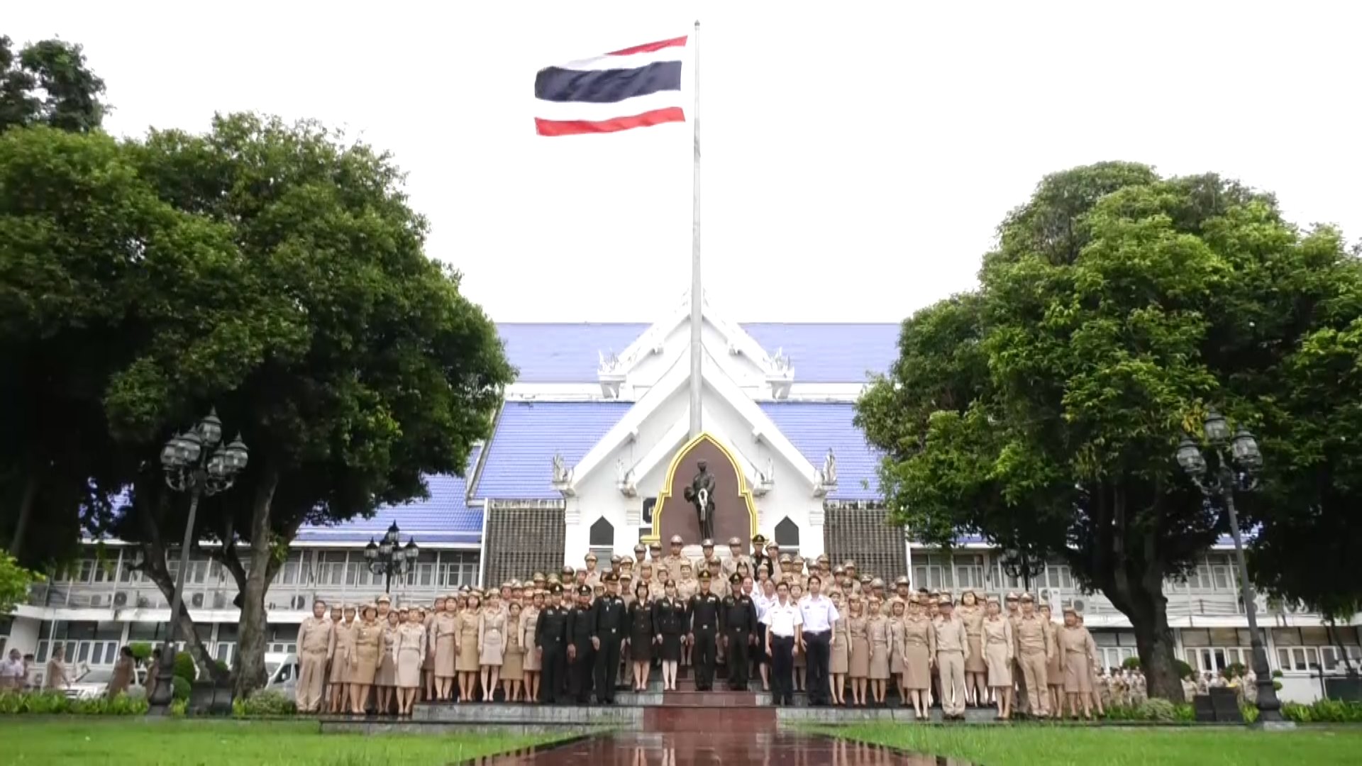 จังหวัดชัยนาท จัดกิจกรรมเคารพธงชาติไทยและร้องเพลงชาติ เนื่องในโอกาสวันที่ระลึก &ldquo;วันพระราชทานธงชาติไทย&rdquo;