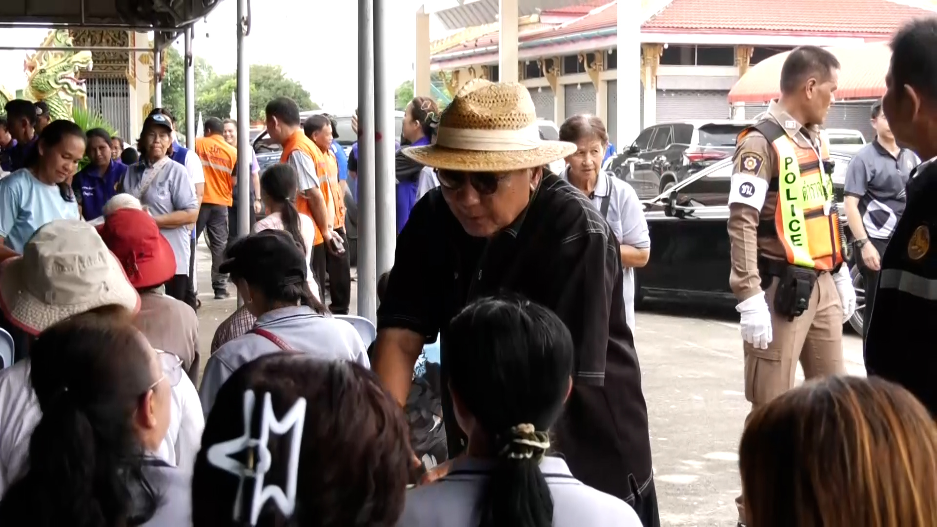&ldquo;คนชัยนาท ไม่ทิ้งกัน&rdquo; ส.ส.มณเทียร ลงพื้นที่แจกข้าว ให้ประชาชนชาวชัยนาท ในพื้นที่อำเภอเมืองชัยนาท และอำเภอมโนรมย์